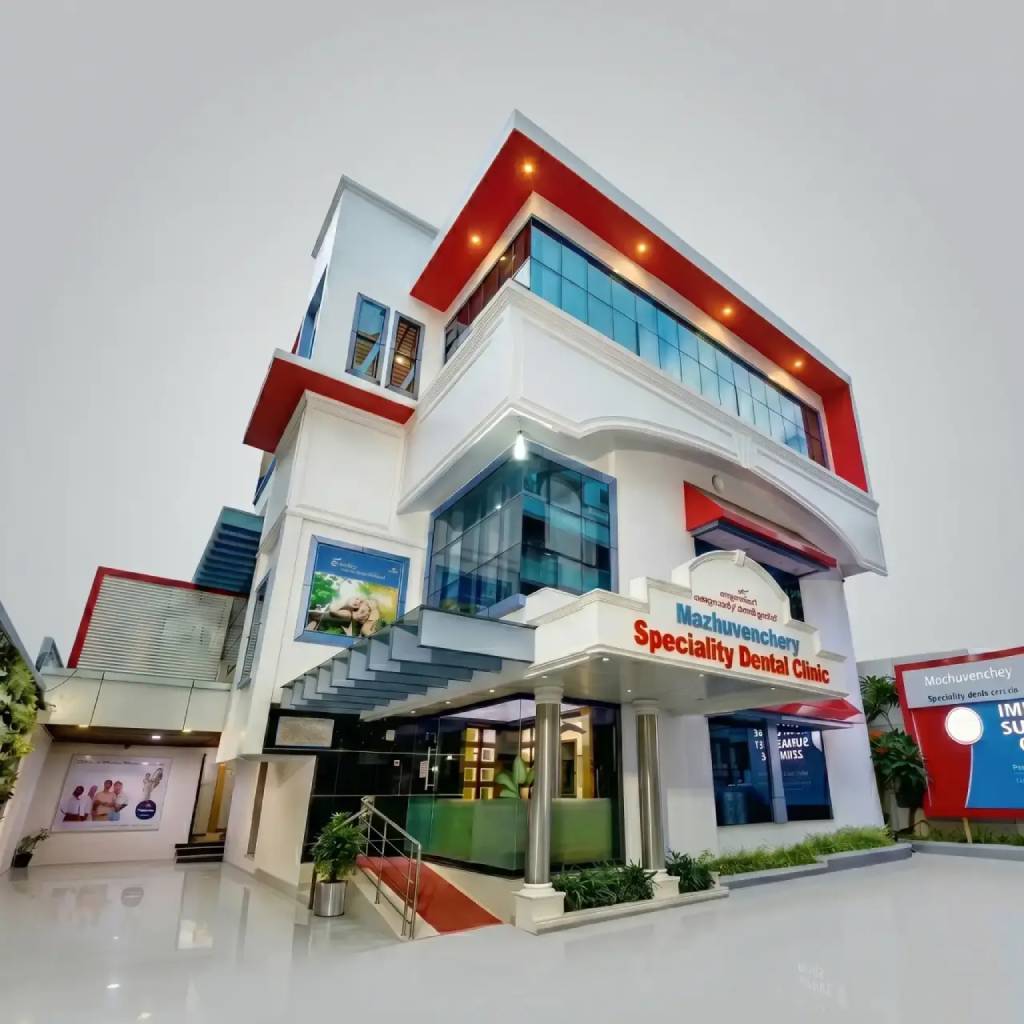 Exterior view of the best dental clinic in Kochi – Mazhuvenchery Speciality Dental Clinic